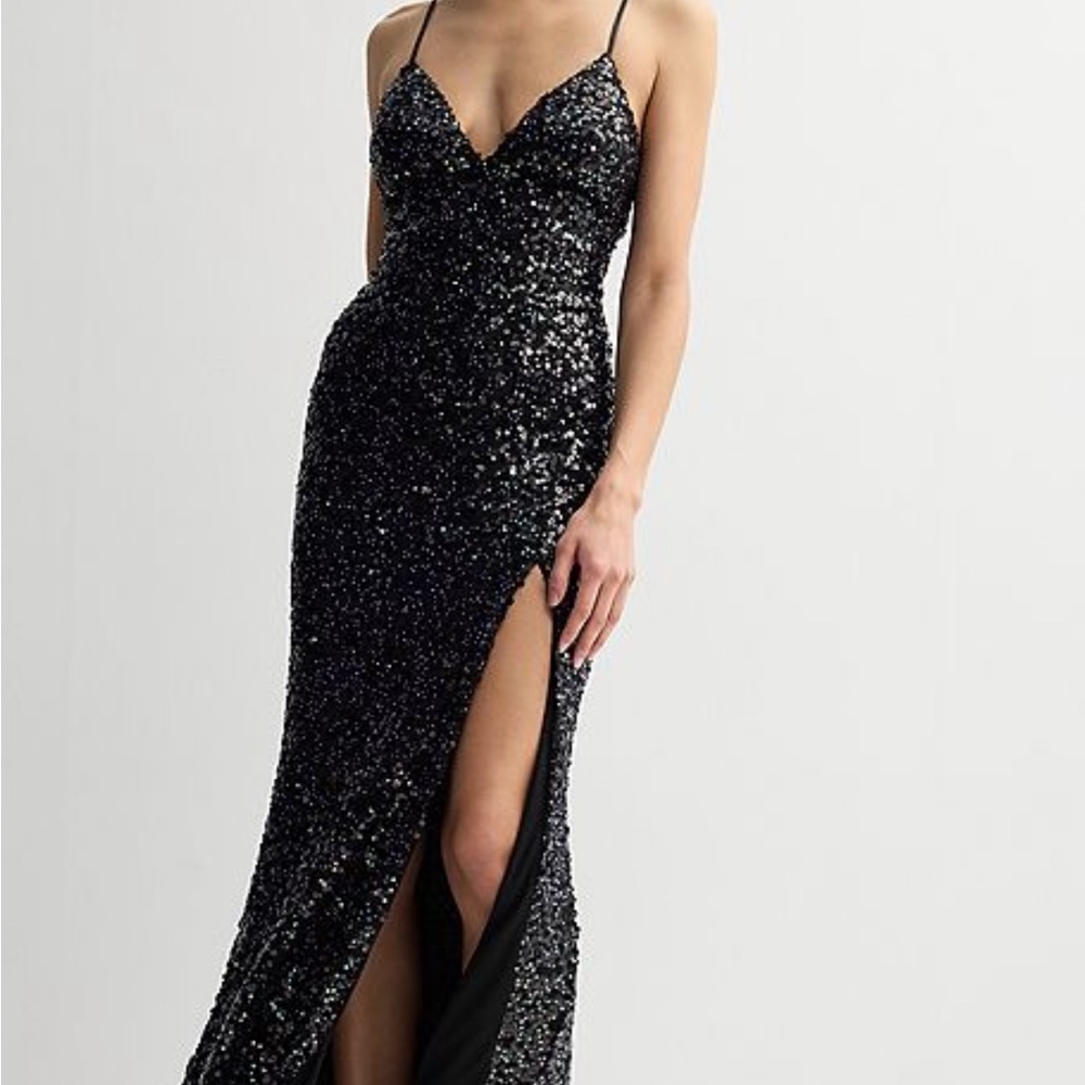 Elegant Black Sequin Evening Gown with purple hue to the sequins. Size 5/6